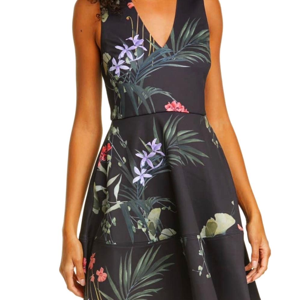 Ted Baker Wrapel Highland Floral V Neck size 1